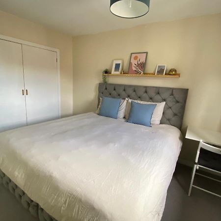 Cozy Bedroom In Shared Accommodation With Free Parking เอดินบะระ ภายนอก รูปภาพ